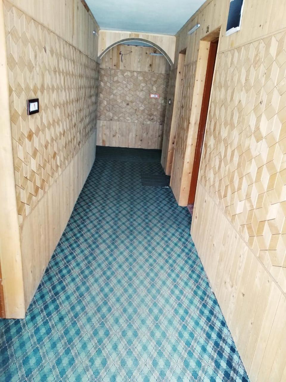 Hotel King Palace Пахалгам Экстерьер фото